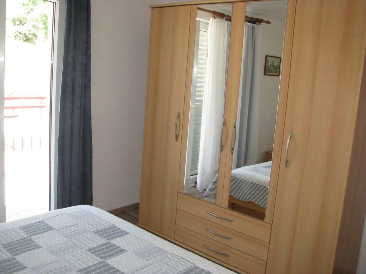 Apartments Sparada Mladen Grebastica Exterior photo