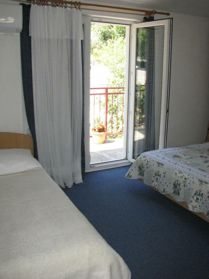 Apartments Sparada Mladen Grebastica Exterior photo